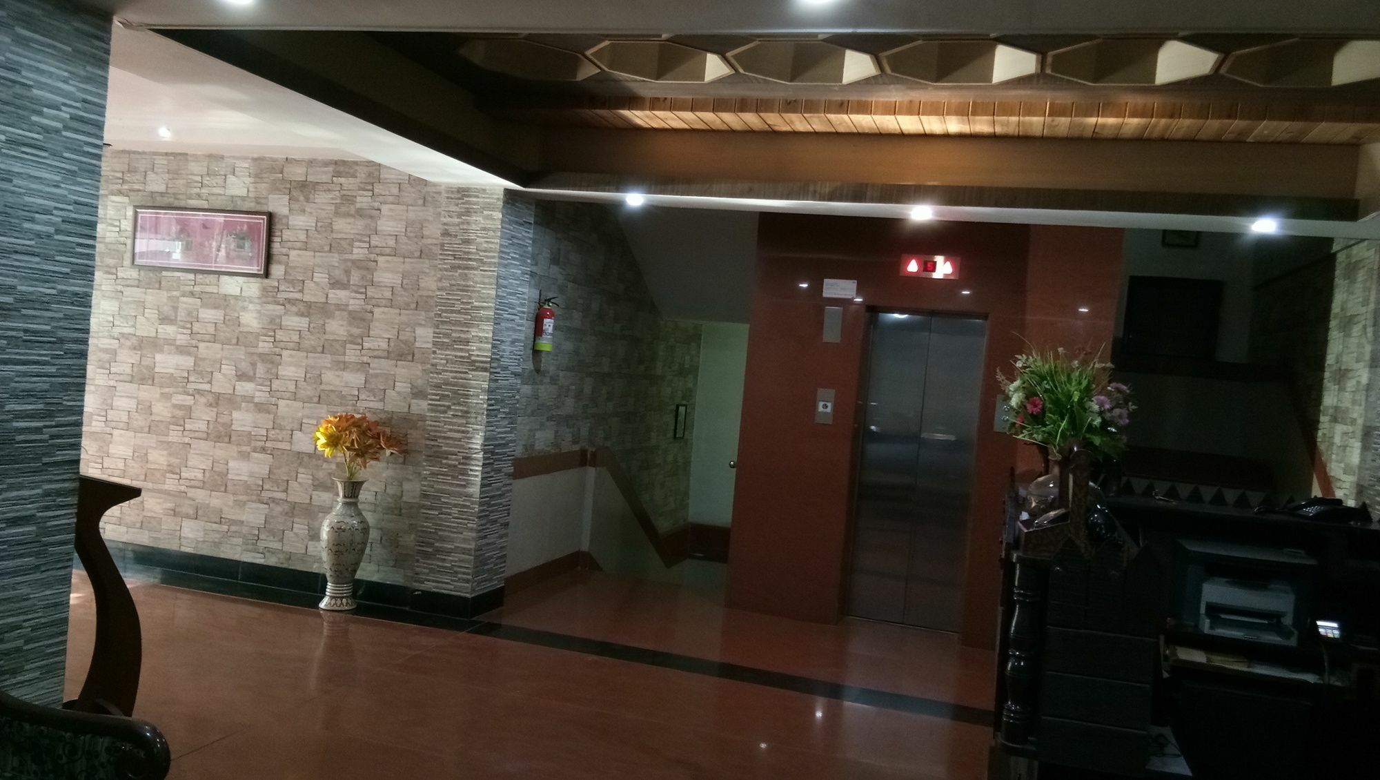 Hotel Arch Manor Deluxe Bhopal Esterno foto